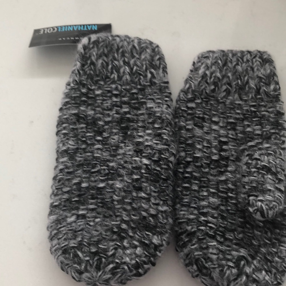 Mayor sale! Soft winter gray glove!